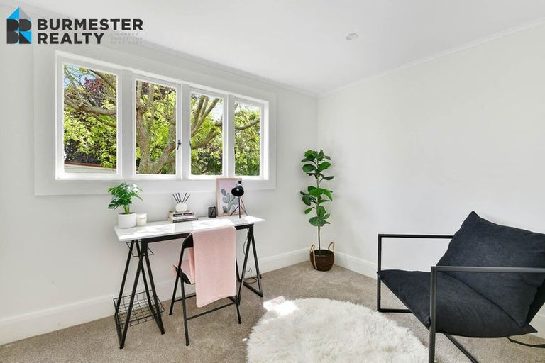 Photo of property in 5 Porter Crescent, Helensville, 0800