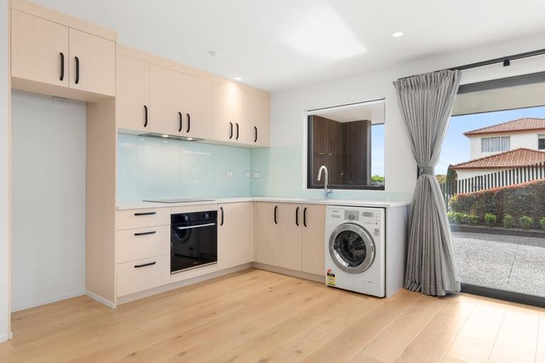 Photo of property in 19 Kinmont Rise, East Tamaki Heights, Auckland, 2016