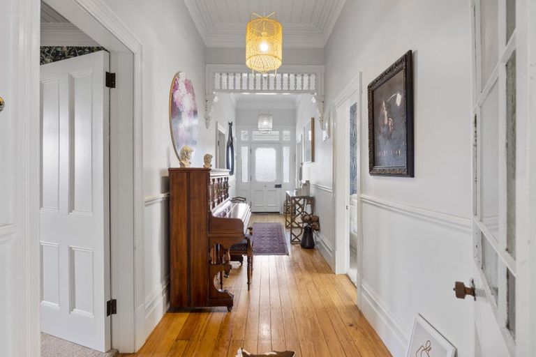 Photo of property in 329 Mangorei Road, Merrilands, New Plymouth, 4312