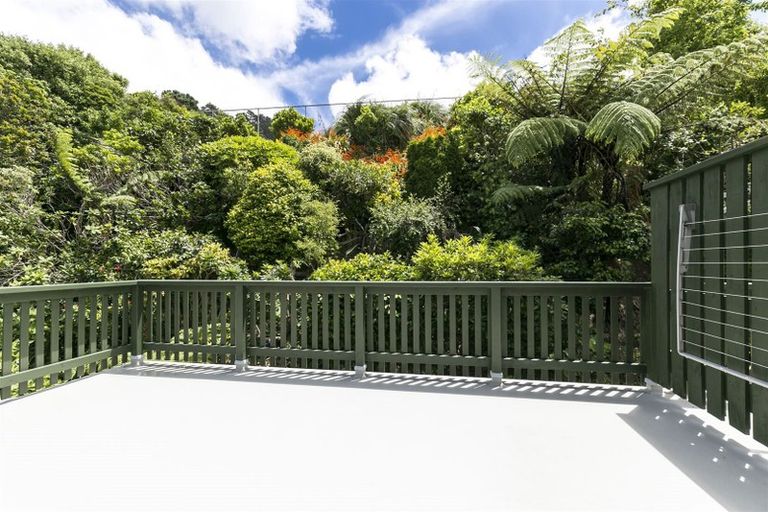 Photo of property in 2/76 Lohia Street, Khandallah, Wellington, 6035