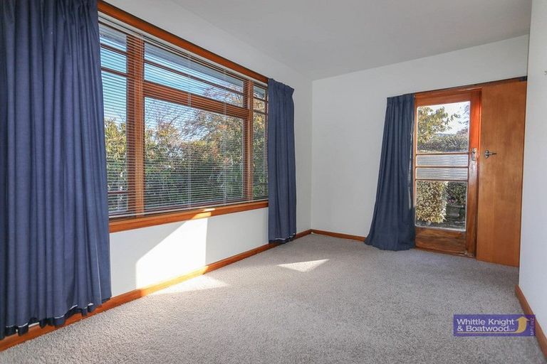 Photo of property in 6 Verran Place, Fendalton, Christchurch, 8052