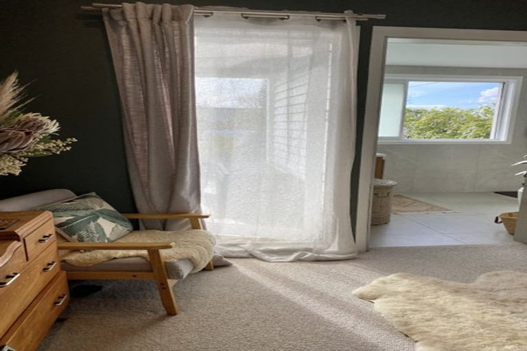 Photo of property in 86 Wharf Road, Te Atatu Peninsula, Auckland, 0610