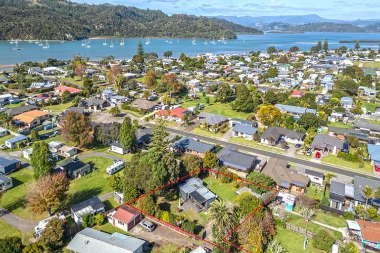 Photo of property in 37 Cook Drive, Whitianga, 3510