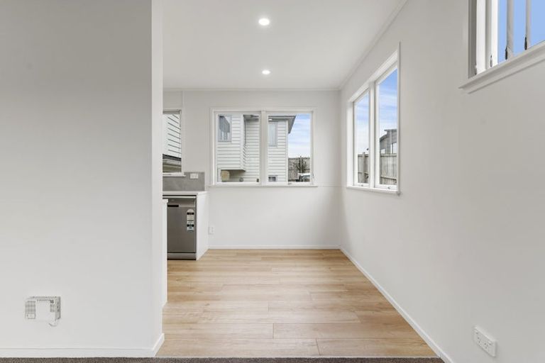 Photo of property in 19 Minaret Drive, Bucklands Beach, Auckland, 2014