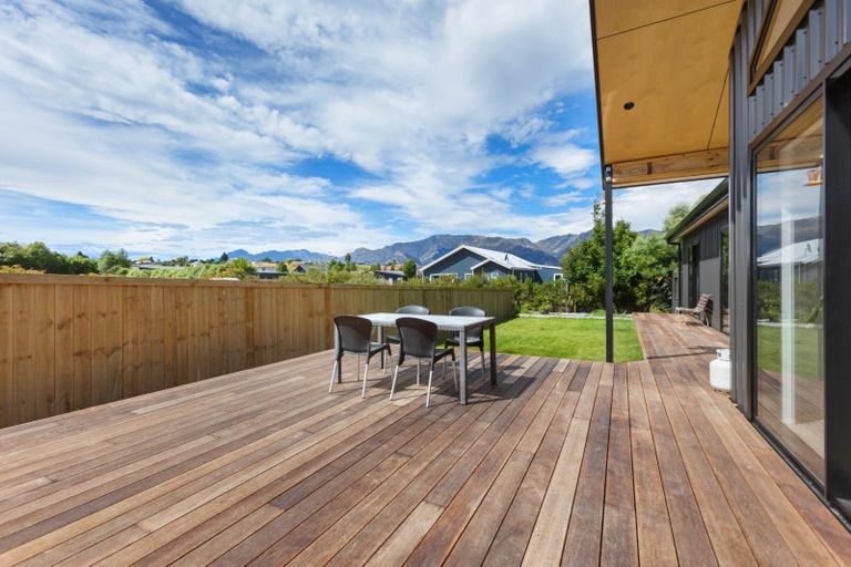 Photo of property in 422b Domain Road, Lake Hawea, 9382