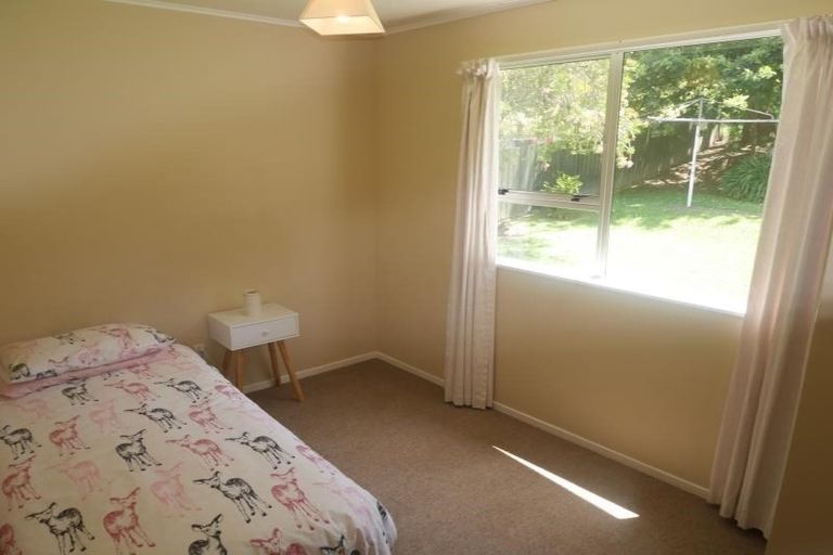 Photo of property in 25 Hartford Crescent, Totara Park, Upper Hutt, 5018