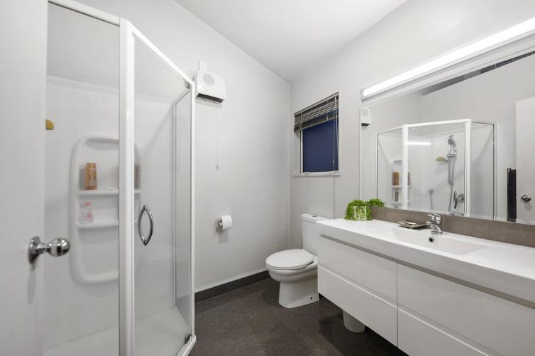 Photo of property in 2/37 Newhaven Terrace, Mairangi Bay, Auckland, 0630