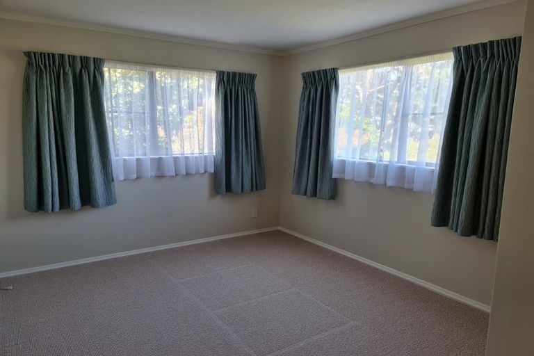 Photo of property in 29 Westhaven Drive, Tawa, Wellington, 5028