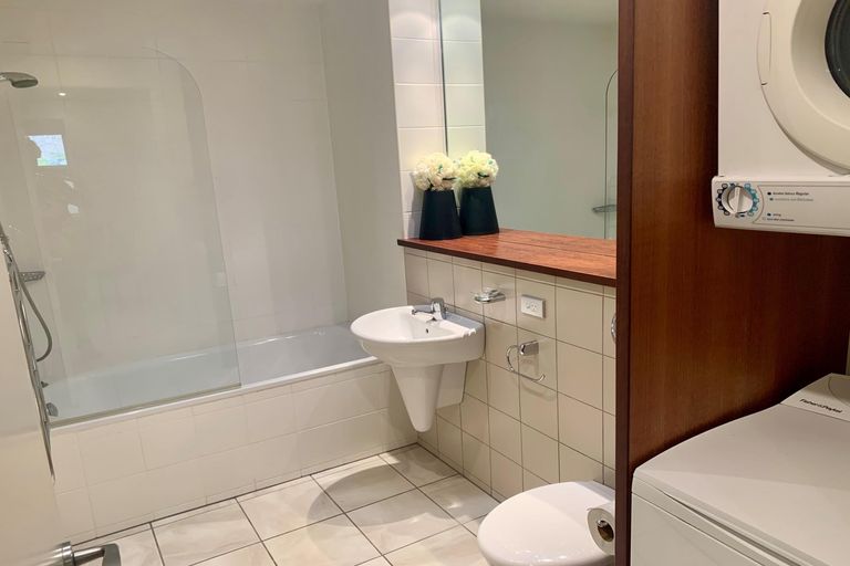 Photo of property in Bridgewater Apartments, 302/7 Te Rangi Cross Road, Paihia, 0200