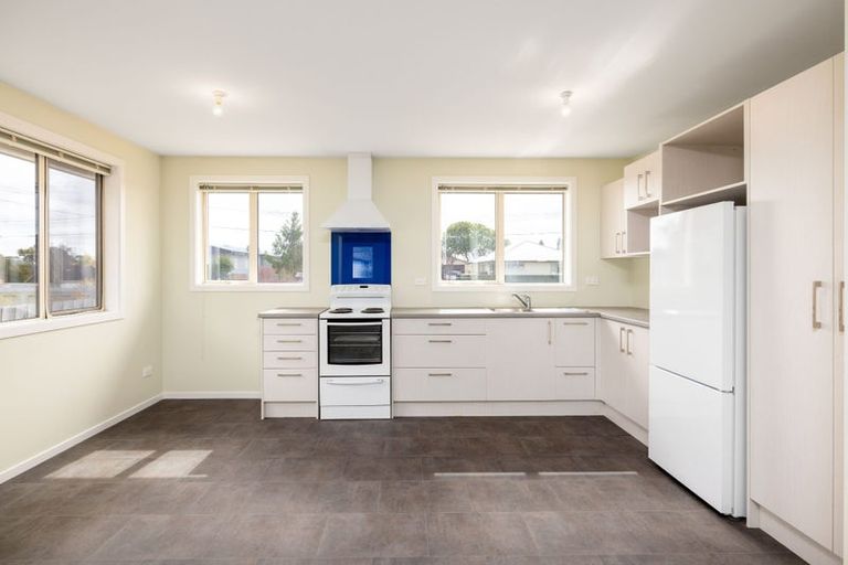 Photo of property in 24 Shortland Street, Wainoni, Christchurch, 8061