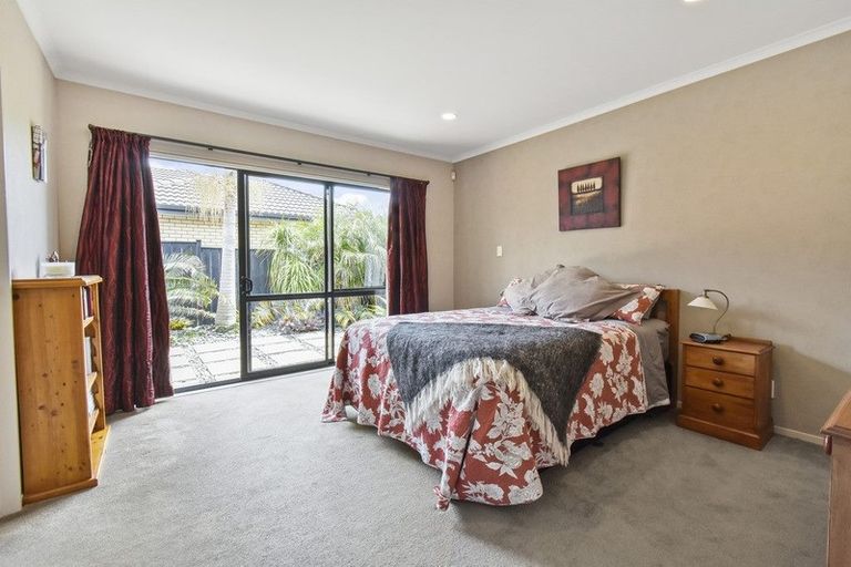 Photo of property in 25 Girvan Terrace, Wattle Downs, Auckland, 2103