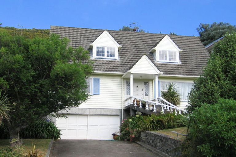 Photo of property in 30 Southern Cross Crescent, Island Bay, Wellington, 6023