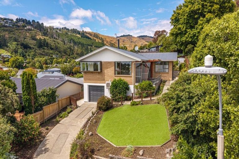 Photo of property in 1 Roseneath Place, Cashmere, Christchurch, 8022