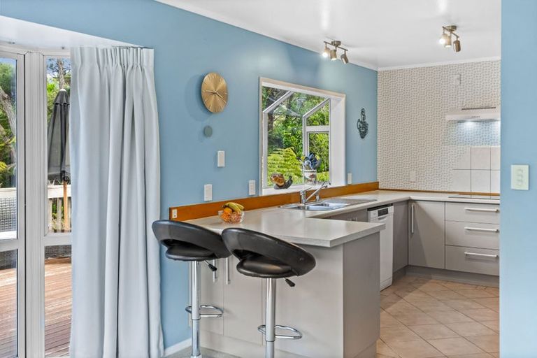 Photo of property in 2/30 Lagoon Way, West Harbour, Auckland, 0618