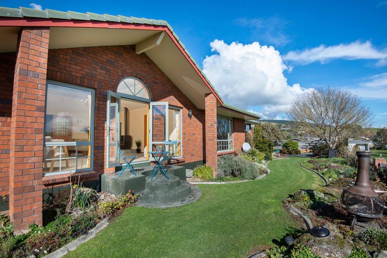 Photo of property in 4a Chatham Street, Waihola, Milton, 9073