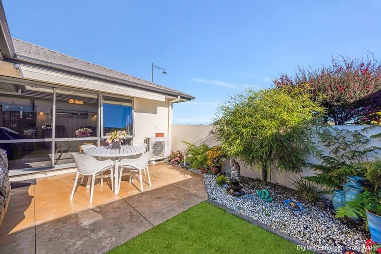 Photo of property in 76 Orotu Drive, Poraiti, Napier, 4112