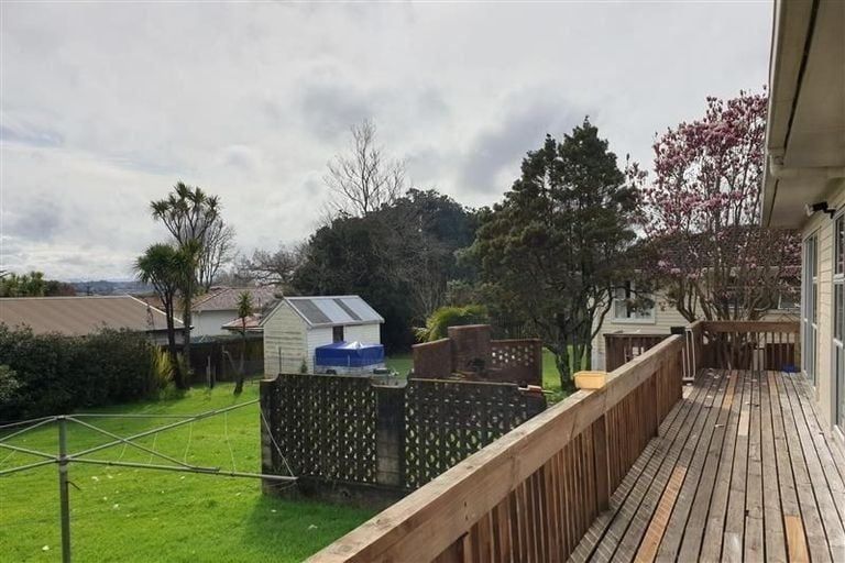 Photo of property in 92 Te Atatu Road, Te Atatu South, Auckland, 0610