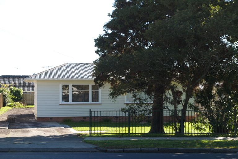 Photo of property in 381 Massey Road, Mangere East, Auckland, 2024