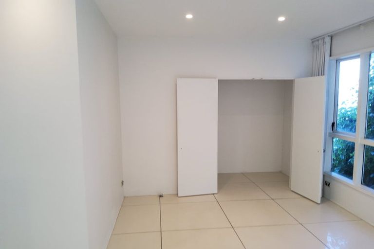 Photo of property in 11 Robieson Street, Roseneath, Wellington, 6011