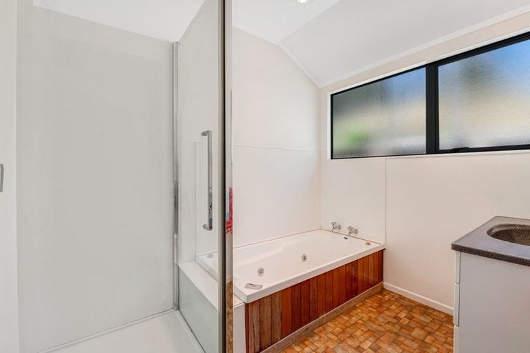 Photo of property in 4 Coralsea Way, Arkles Bay, Whangaparaoa, 0932