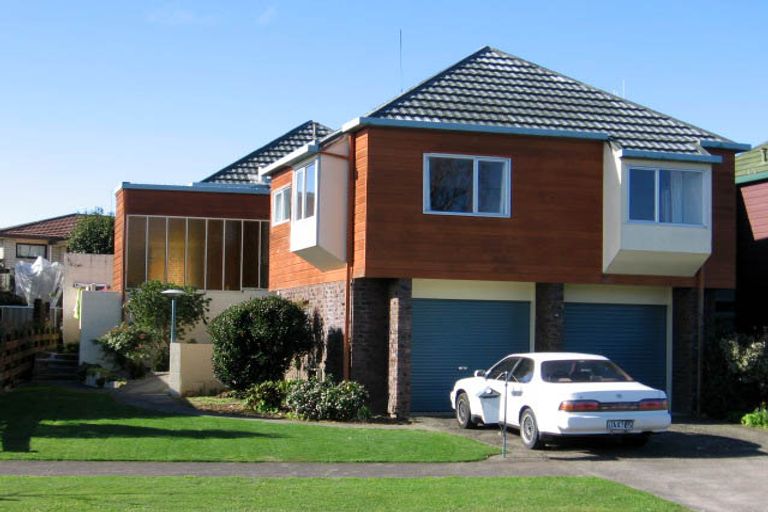 Photo of property in 93a Wikiriwhi Crescent, Awapuni, Palmerston North, 4412