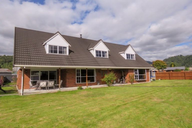 Photo of property in 141-143 Buller Road, Reefton, 7830