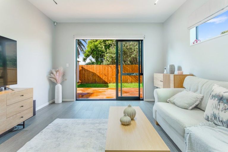 Photo of property in 28 Coast Garden Drive, Hobsonville, Auckland, 0616