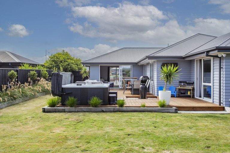 Photo of property in 31 Tahuna Street, Pegasus, 7612