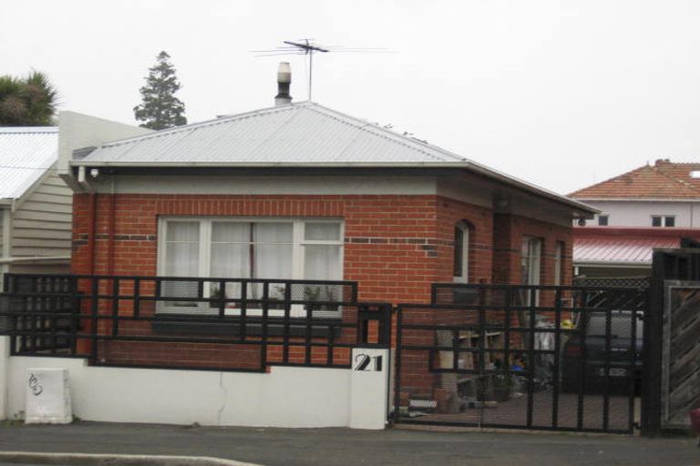 Photo of property in 21 Dundas Street, North Dunedin, Dunedin, 9016