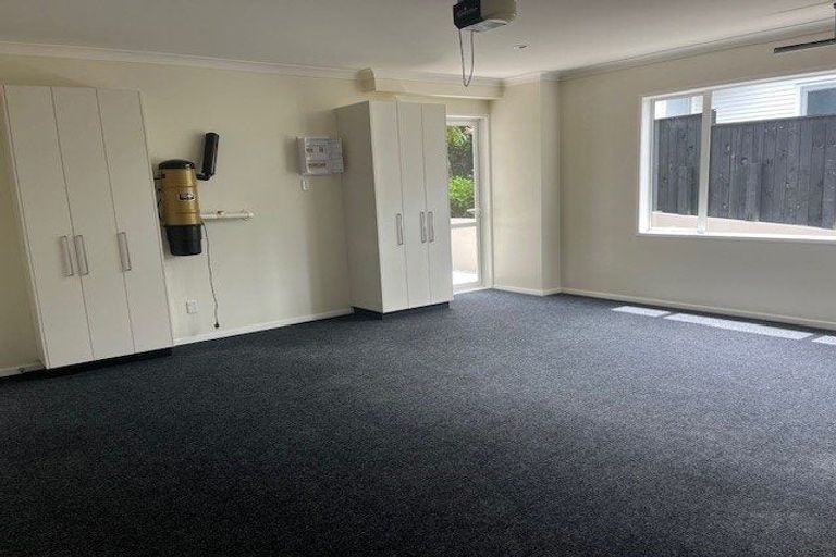Photo of property in 9 Swindon Close, Mellons Bay, Auckland, 2014