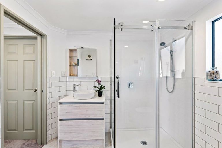 Photo of property in 2 North Terrace, Westshore, Napier, 4110