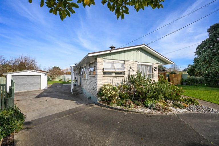 Photo of property in 21 Flower Street, Bulls, 4818