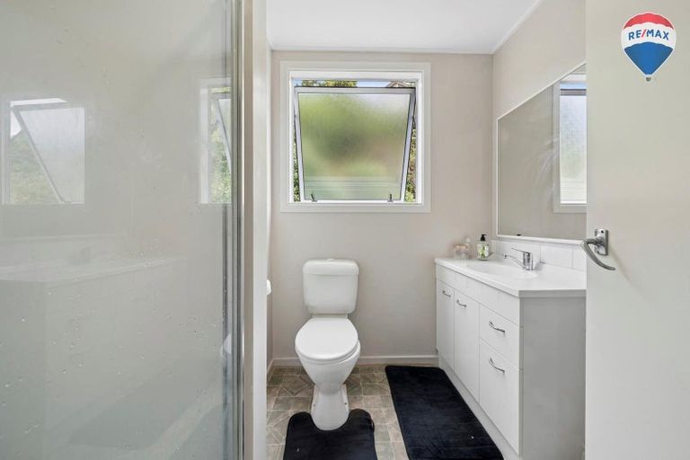 Photo of property in 39 Thurleigh Grove, Karori, Wellington, 6012