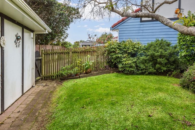 Photo of property in 7b Coventry Close, Ascot Park, Porirua, 5024