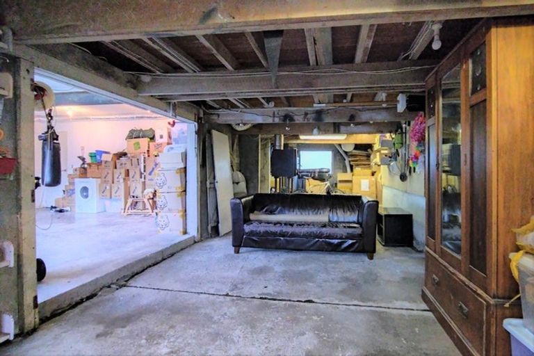 Photo of property in 308 Main Road, Tawa, Wellington, 5028