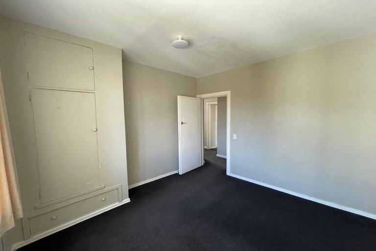 Photo of property in 6 Rixon Grove, Mount Victoria, Wellington, 6011