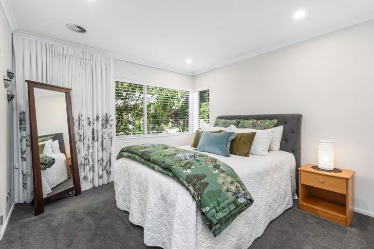 Photo of property in 17 Te Wharau Drive, Greenhithe, Auckland, 0632