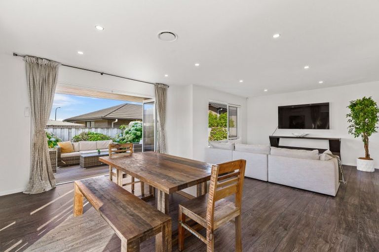 Photo of property in 57 Pohutukawa Parade, Riverhead, 0820