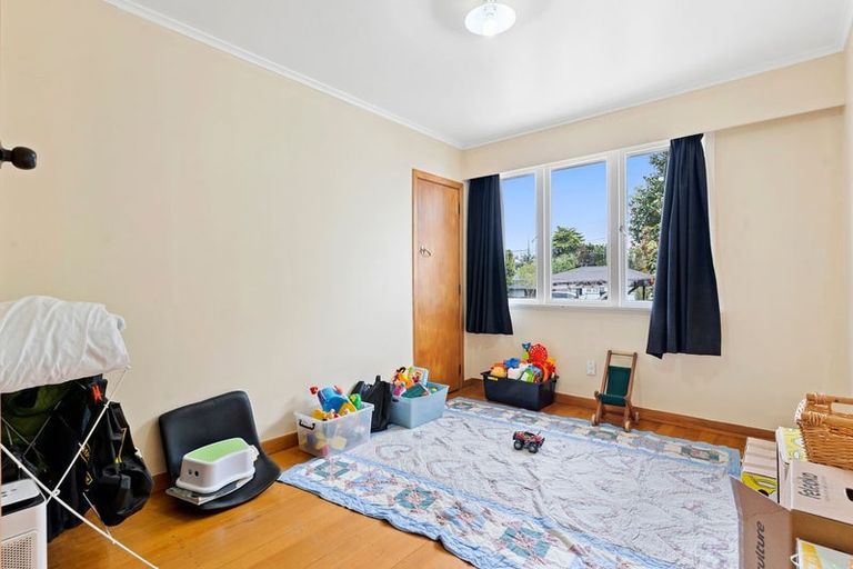 Photo of property in 20 Stokes Avenue, Te Atatu Peninsula, Auckland, 0610