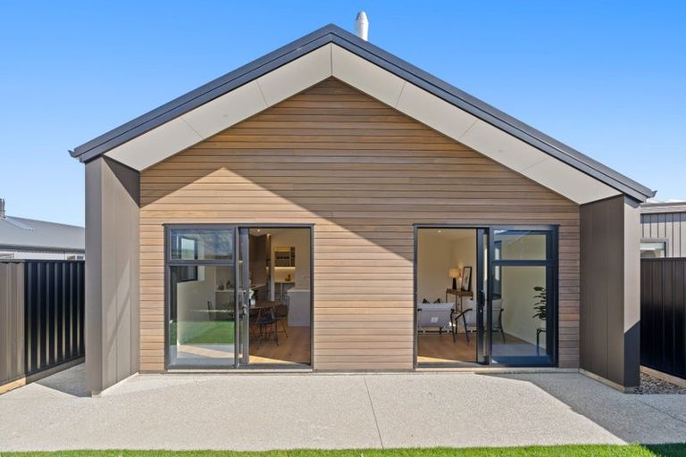 Photo of property in 51 Gillespie Street, Lake Hawea, 9382