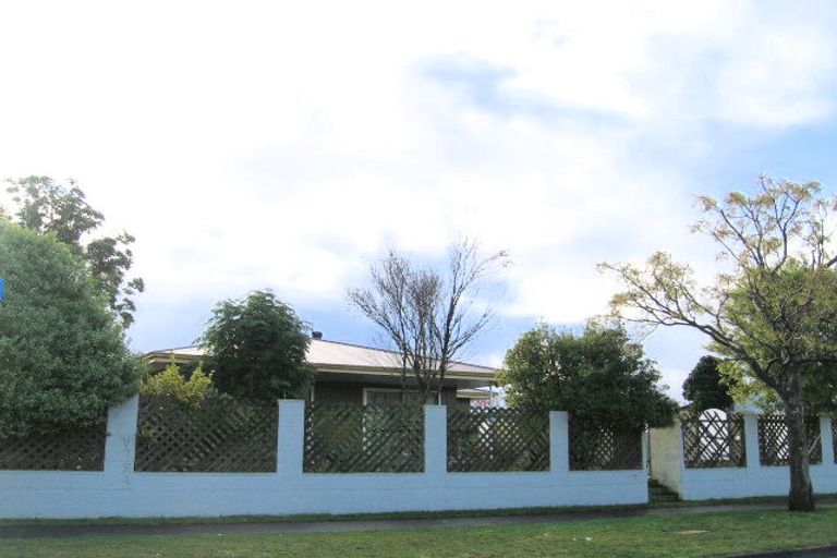 Photo of property in 22 Burton Crescent, Flaxmere, Hastings, 4120