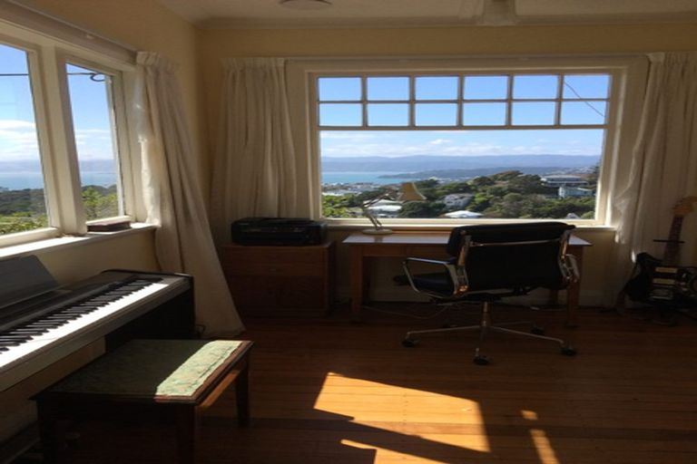 Photo of property in 9 Thorby Street, Northland, Wellington, 6012