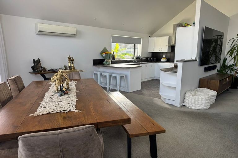 Photo of property in 80 View Ridge Drive, Ranui, Auckland, 0612