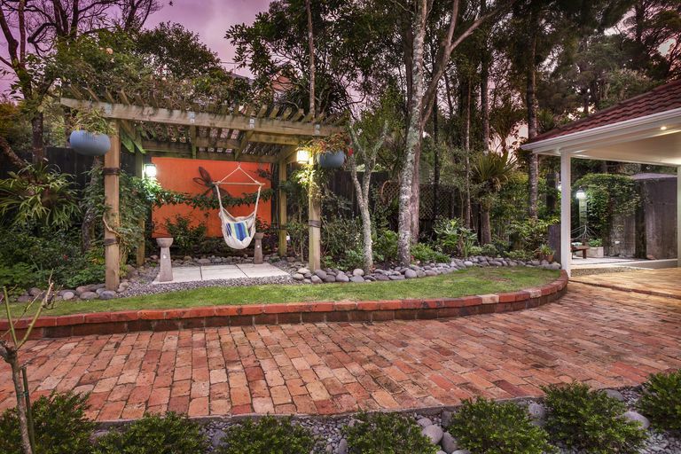 Photo of property in 50 Turanga Road, Henderson Valley, Auckland, 0612