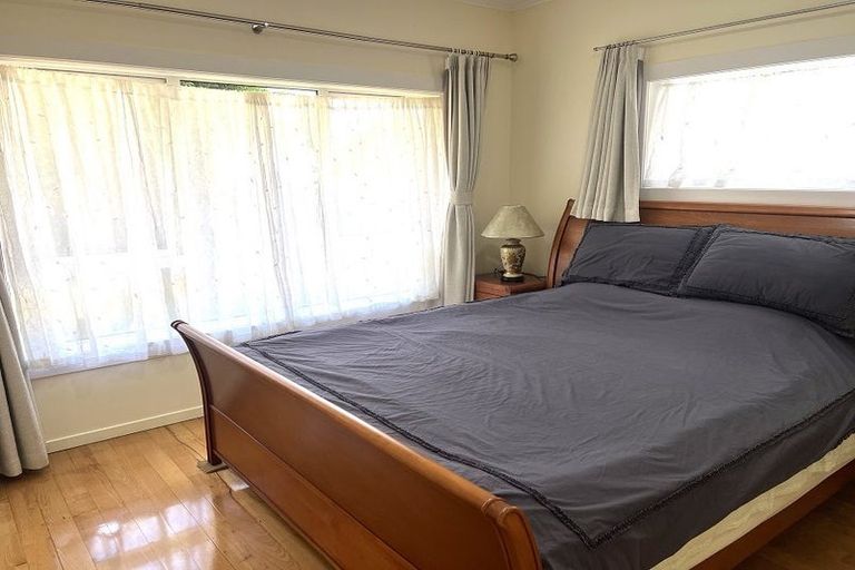 Photo of property in 19 James Evans Drive, Northcote, Auckland, 0627