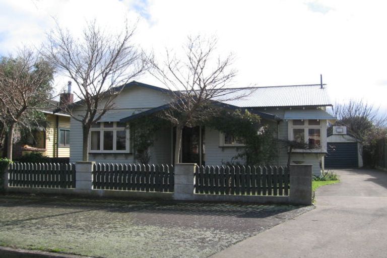 Photo of property in 11 Florence Avenue, Palmerston North, 4414