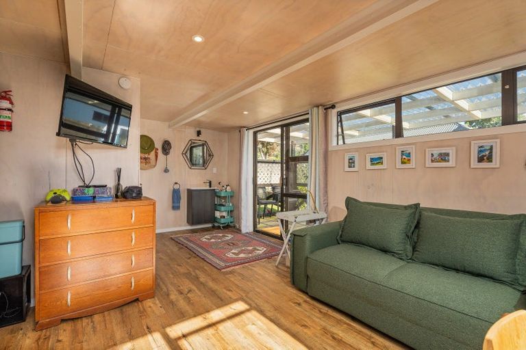 Photo of property in 56 Hahei Beach Road, Hahei, Whitianga, 3591