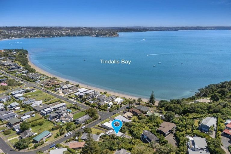 Photo of property in 65 De Luen Avenue, Tindalls Beach, Whangaparaoa, 0930