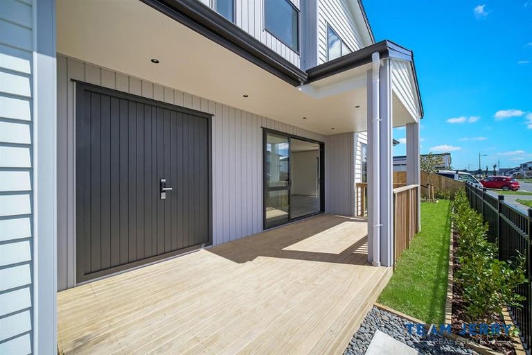 Photo of property in 7 Kauitara Lane, Karaka, 2113