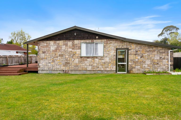 Photo of property in 95 Aquarius Drive, Kawaha Point, Rotorua, 3010